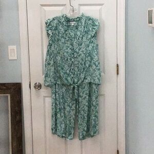 Charter Club 2 piece sleeveless, cropped pant set. Top- XL pant-L